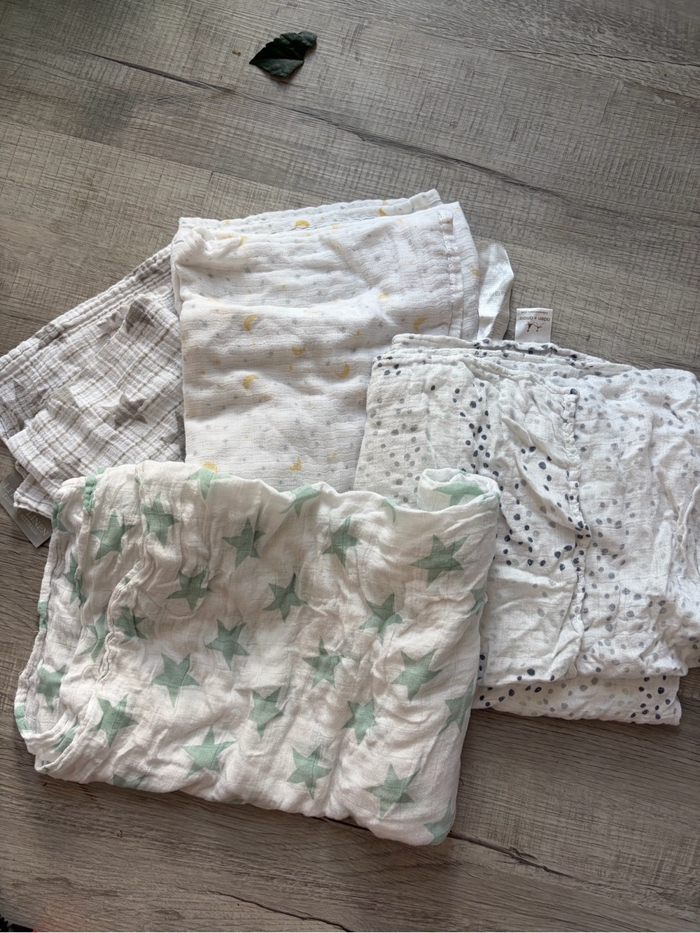 Unbranded Kids Muslin Swaddle Blanket - White with Mint Stars